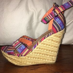 mia Wedge sandals